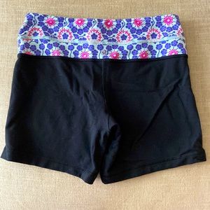 Lululemon black/blue pink waistband yoga shorts - size 4